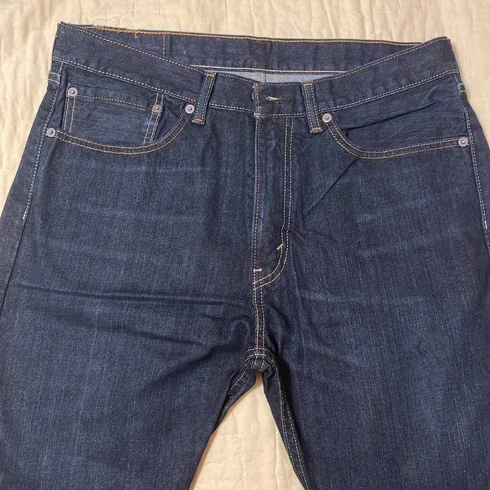 Men’s Levi’s, straight leg jeans